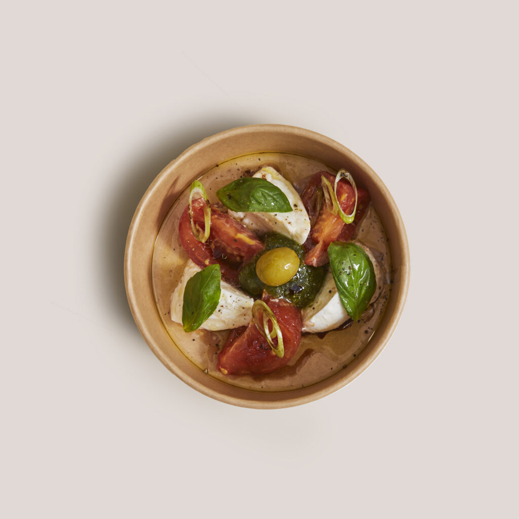 Amanida de tomàquet confitat i mozzarel·la